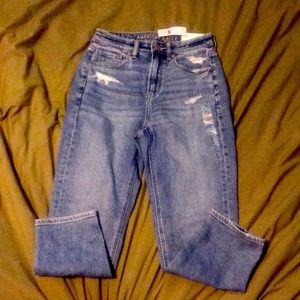 American Eagle Mom Straight Jeans
